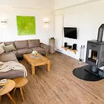 Reetdachhaus 1, Inkl 2 Parkplaetze Dom wakacyjny *