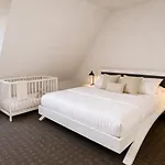 Reetdachhaus 1, Inkl 2 Parkplaetze 费马恩