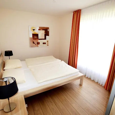 Reetdachhaus 1, Inkl 2 Parkplaetze