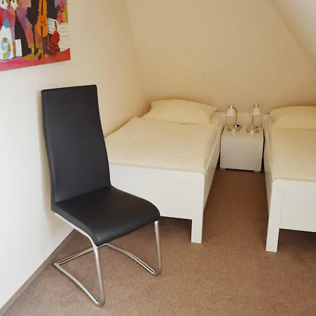 Feriehus Reetdachhaus 1, Inkl 2 Parkplaetze Femern