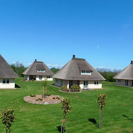 Reetdachhaus 1, Inkl 2 Parkplaetze Feriehus